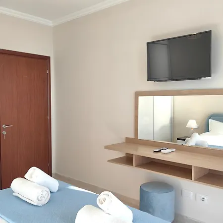 Lida's Seafront Apartmán *