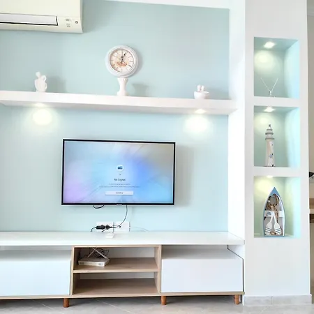 Lida's Seafront Apartmán Sarandë