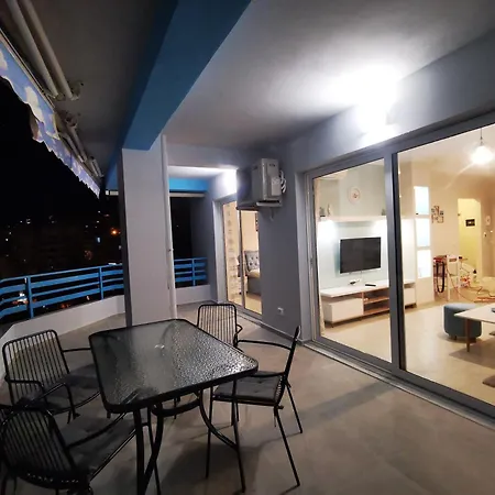 Lida's Seafront Apartmán
